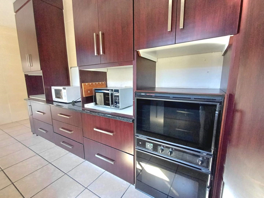 8 Bedroom Property for Sale in Noordhoek Free State